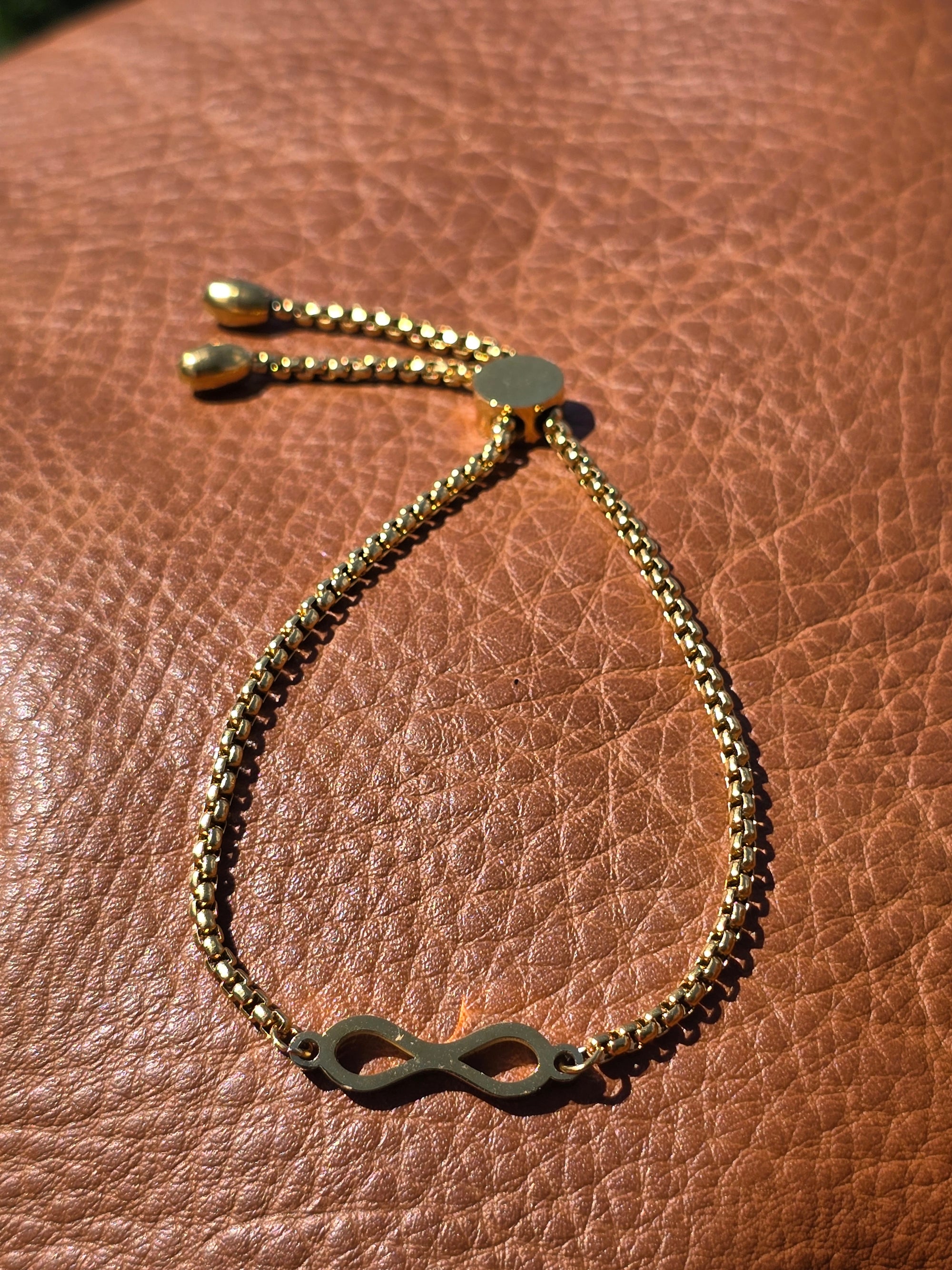 Bracelet Infini Doré - Symbole d'Éternité