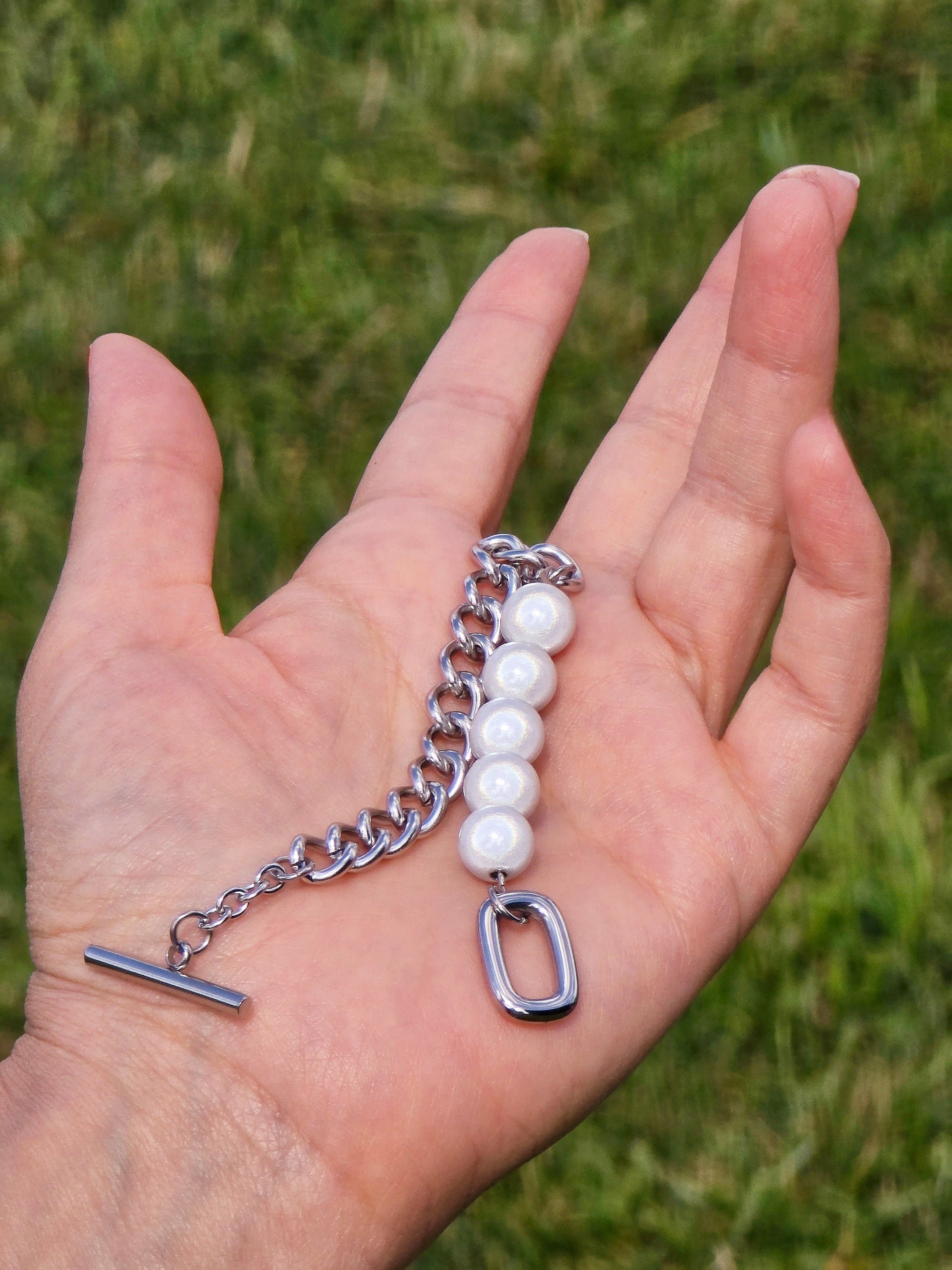 Bracelet Chaîne Argenté avec Perles Blanches