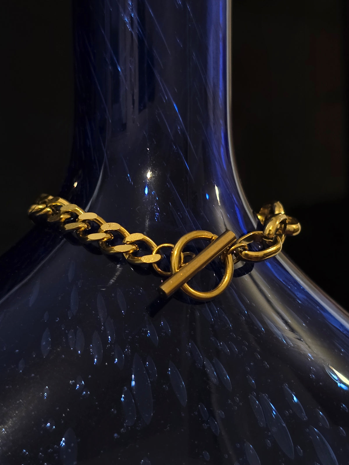 Bracelet Chaîne Doré avec Médaillon Royal