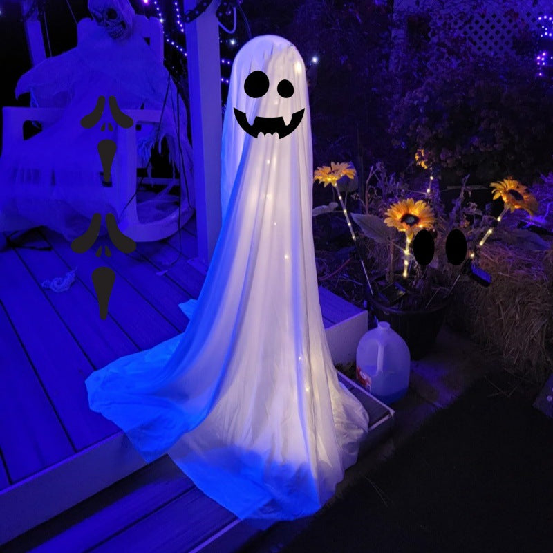 Fantômes mignons pour les décorations d'Halloween